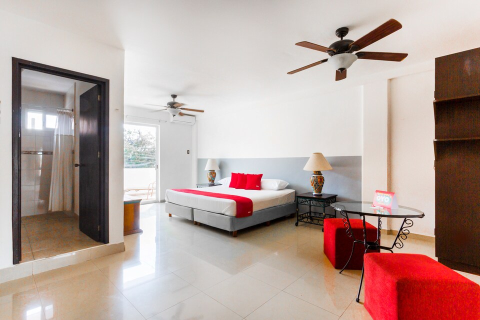 OYO Hotel Bonito, Benito Juarez, QROO, Cancun