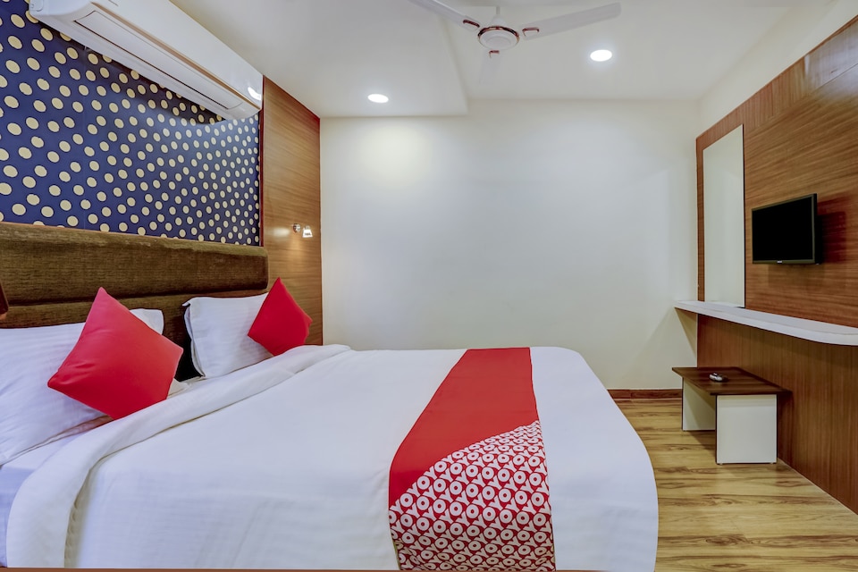 OYO 67711 Hotel Rj Residency, Navrangpura Ahmedabad, Ahmedabad