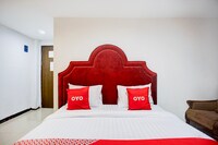 Collection O Medan City Center Near Manhattan Times Square Formerly Grand Z Suites