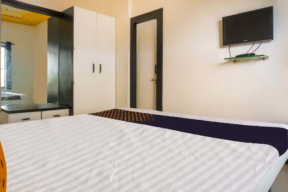 SPOT ON Hotel Panchdevi, Nilanga, Latur