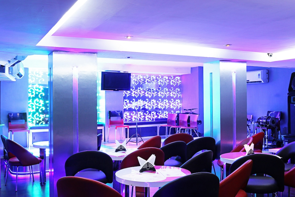 OYO Premium 021 Park Street 1, Esplanade Kolkata, Kolkata