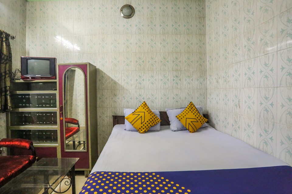 SPOT ON 67777 Saurav Guest House, Behala Kolkata, Kolkata