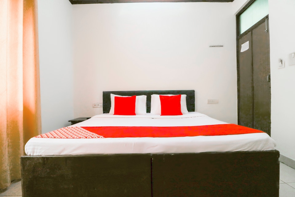 OYO 67793 Dharam Niwas Guest House, Golden Temple Road Amritsar, Amritsar