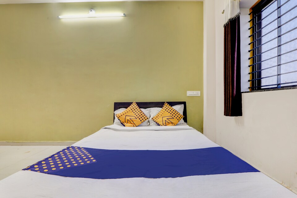 SPOT ON 67795 Arpita Bar Restaurant And Lodging, Bijapur city, Bijapur