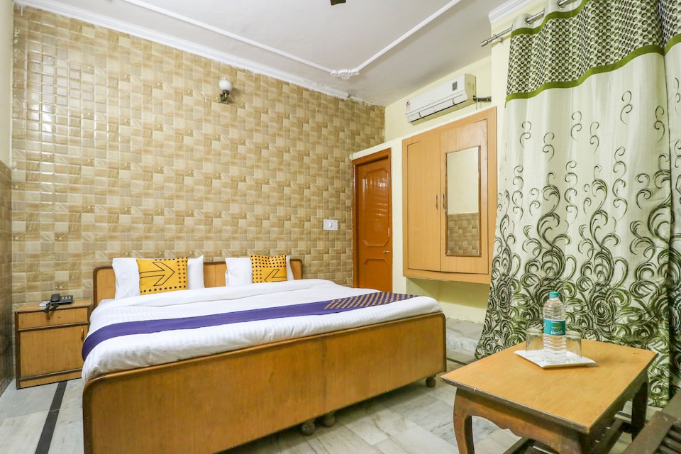 OYO 67811 Hotel Dhanoa Palace Burail, Sector 45 Chandigarh, Chandigarh