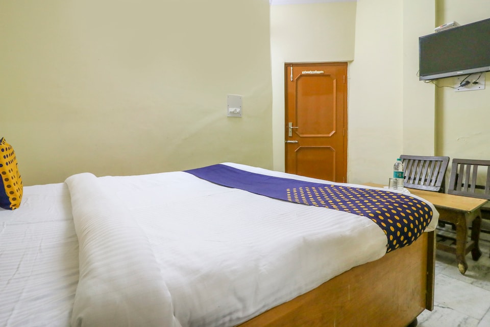 OYO 67811 Hotel Dhanoa Palace Burail, Sector 45 Chandigarh, Chandigarh
