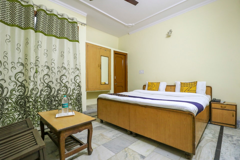 OYO 67811 Hotel Dhanoa Palace Burail, Sector 45 Chandigarh, Chandigarh