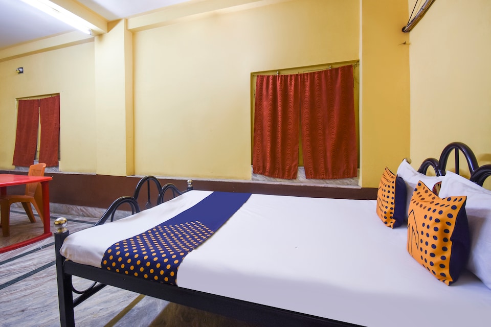 SPOT ON 67833 Jayasree Lodge, Berhampore, Berhampore