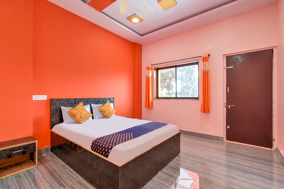 SPOT ON 67873 Hotel Nisarg Lodging, Daulatabad Fort, Aurangabad