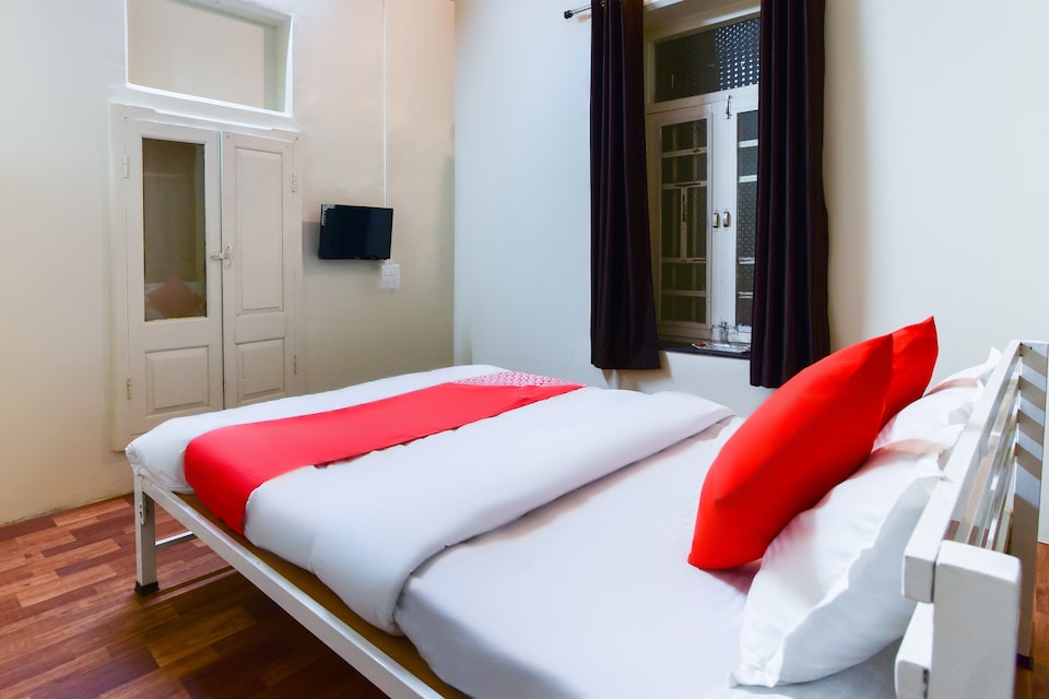 OYO Heritage Lodging And Boarding, Kolhapur City, Kolhapur