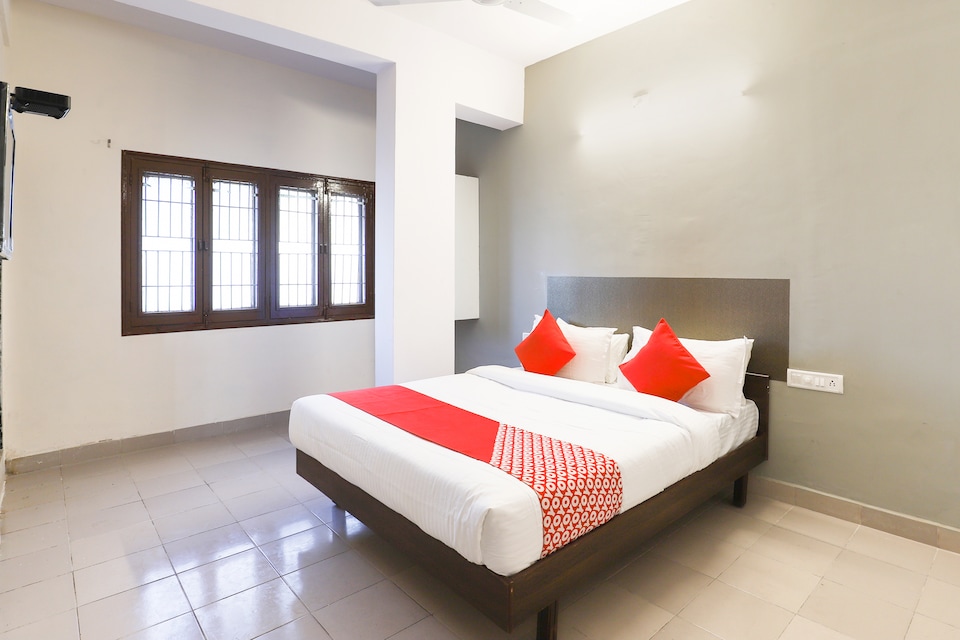 OYO 67877 Hotel Ivory, P N Marg Jamnagar, Jamnagar