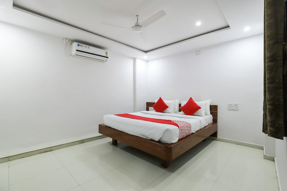 OYO Vrundavan Hotel, Godhra, Godhra