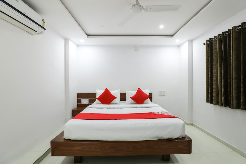 OYO Vrundavan Hotel, Godhra, Godhra