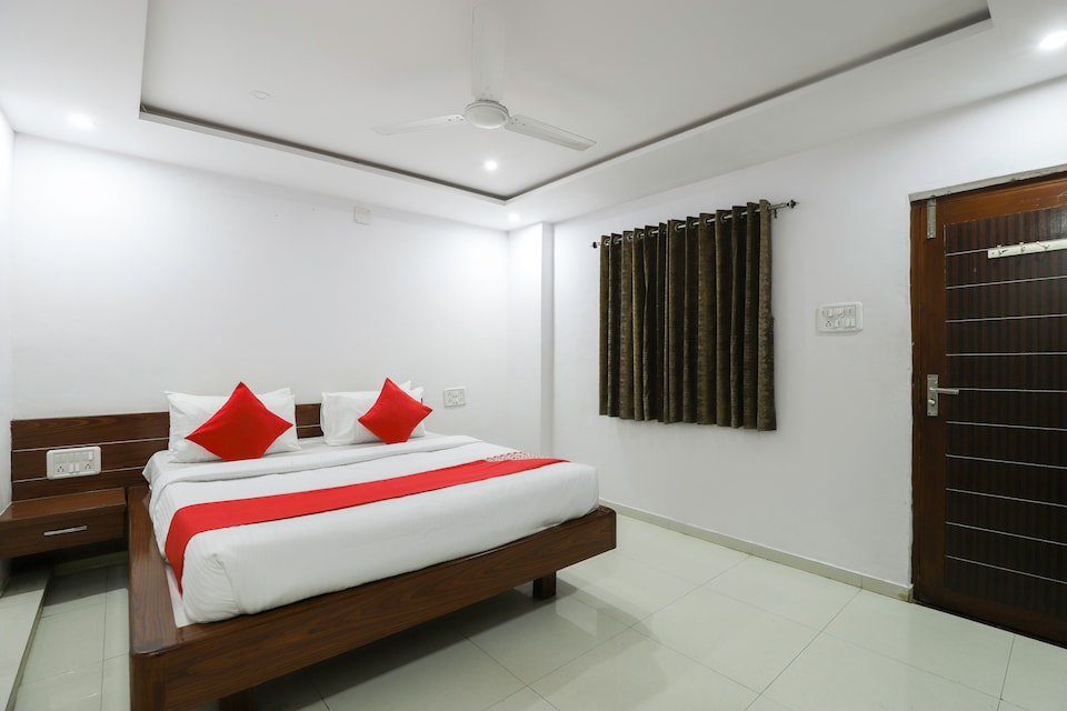 OYO Vrundavan Hotel, Godhra, Godhra