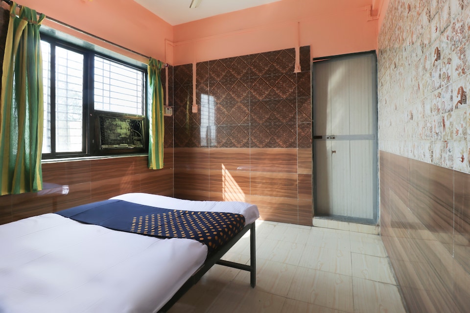 SPOT ON 67899 Sahyadri Lodge, Narayangaon, Pune