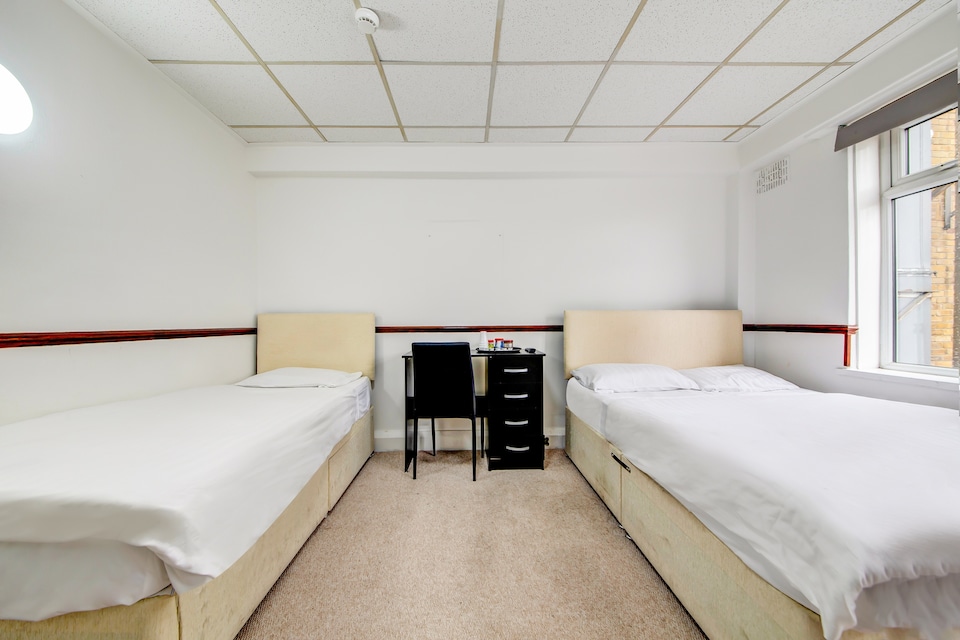 OYO Vii Hotel & Indian Restaurant, Hounslow (Greater London), London