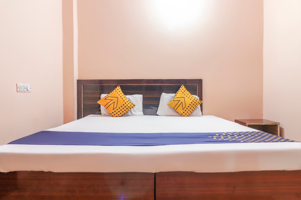 SPOT ON Lakshmi Plaza, Fatehabad Road, Agra