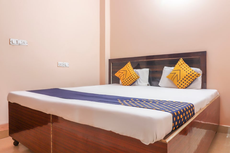 SPOT ON Lakshmi Plaza, Fatehabad Road, Agra