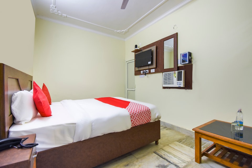 OYO 67944  Diljot Residency, South Chandigarh, Chandigarh