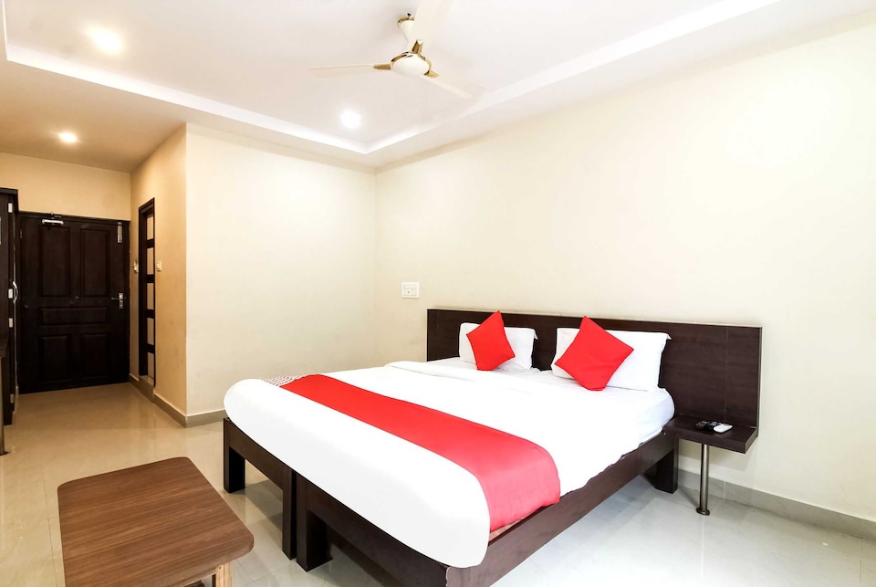 OYO Flagship Cosmopolitan Cultural Centre, Kurnool, Kurnool