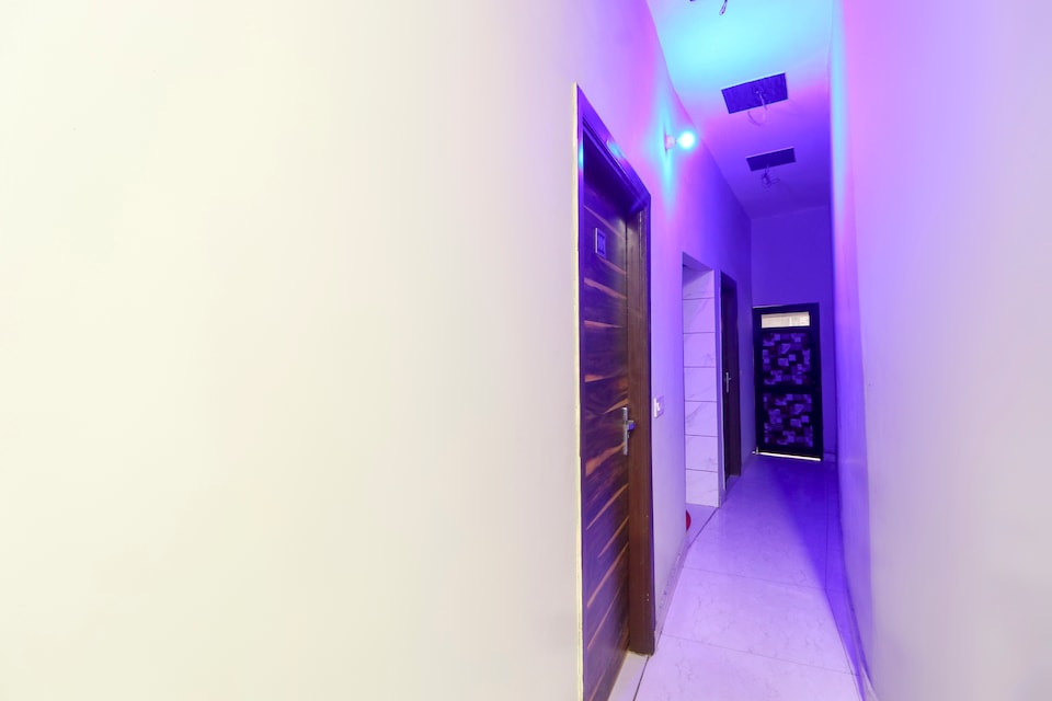 OYO 67960 Royal Crown Residency, Sultan Pind Gate Amritsar, Amritsar