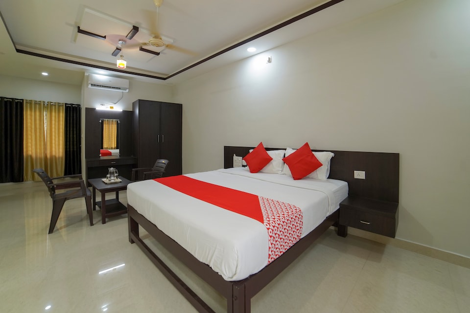 OYO 67964 Hotel Navaratna Palace, Puttur, Puttur