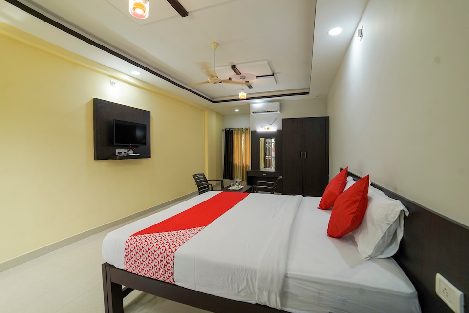 OYO 67964 Hotel Navaratna Palace, Puttur, Puttur