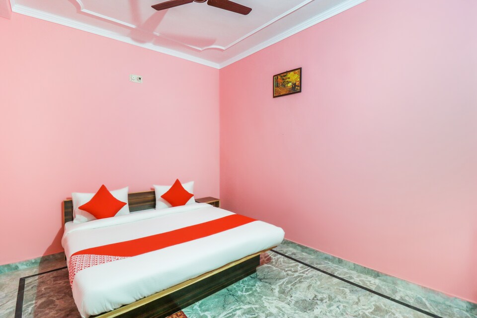 OYO 67983 Hotel Arvi Palace, Lanka, वाराणसी