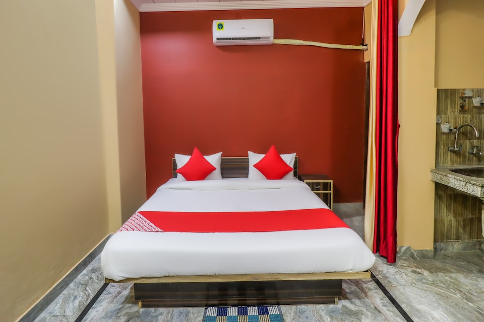 OYO 67983 Hotel Arvi Palace, Lanka, Varanasi