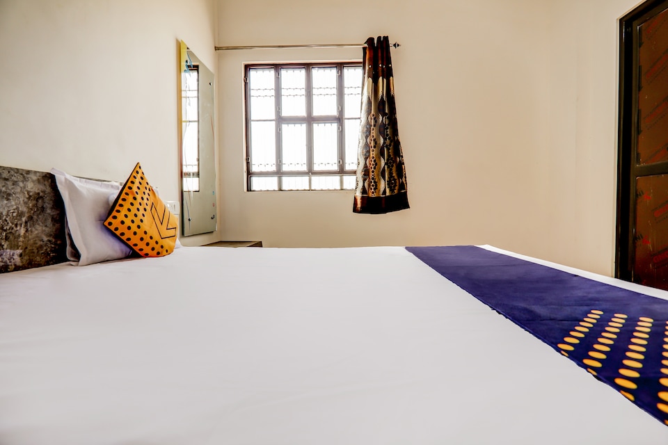 SPOT ON 67996 Hotel Silver Star, Sikar, Sikar