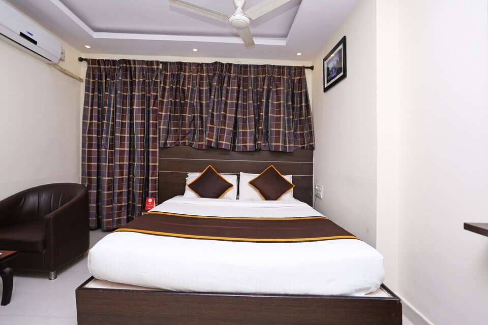 OYO 5586 Prakash Palace, Mysore City Center-II, Mysore