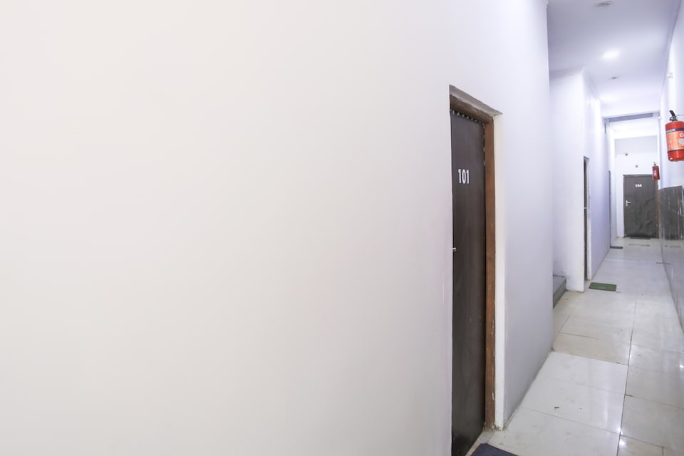 OYO 68023 Red Guest House, Ghaziabad City, Ghaziabad