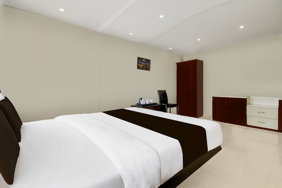 Super Townhouse Chakan MIDC Pune Formerly Renuka Executive, Chakan Pune, Pune