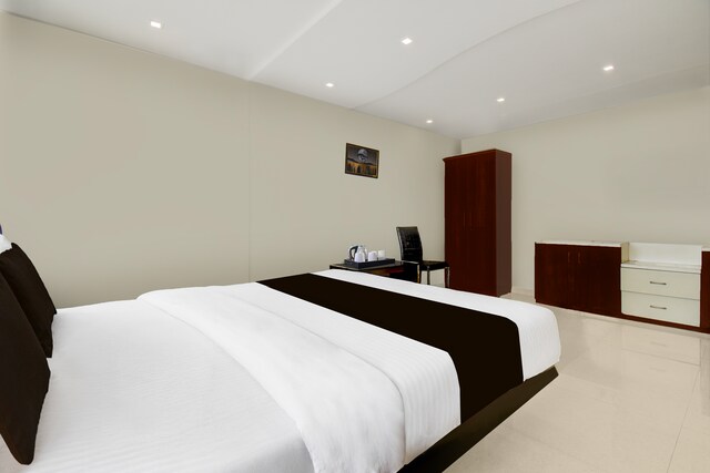 Super Townhouse Chakan MIDC Pune Formerly Renuka Executive