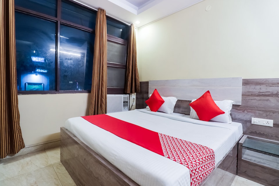 OYO Hotel Kavya, Faridabad, Faridabad