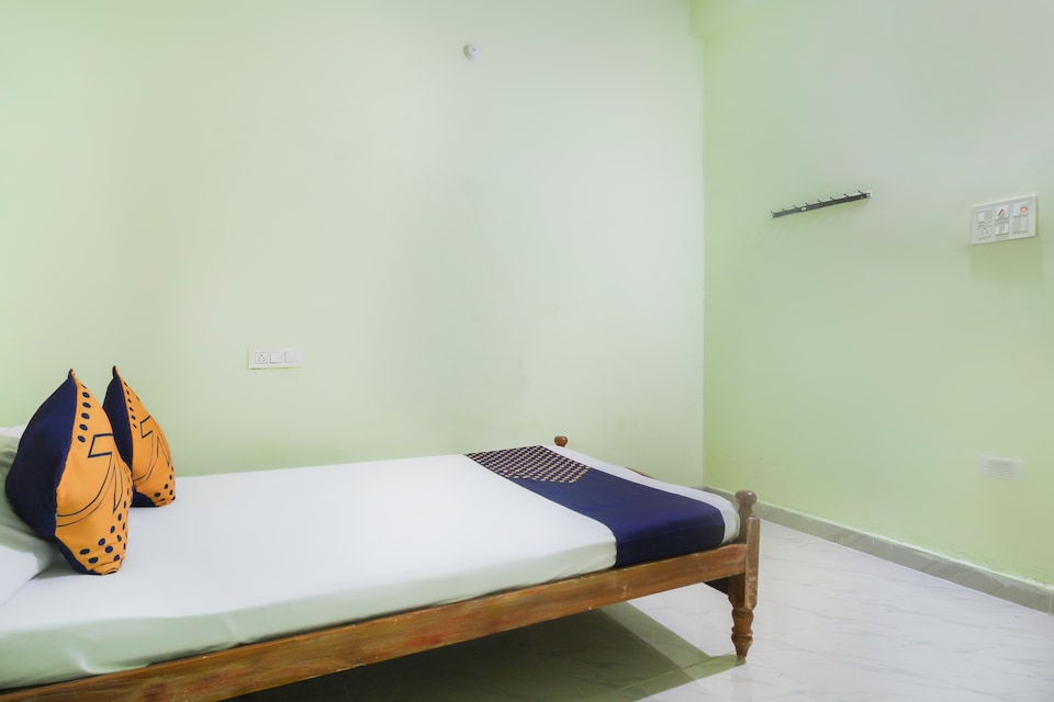 SPOT ON 68049 Harihara Cottages, Nizamabad city, Nizamabad
