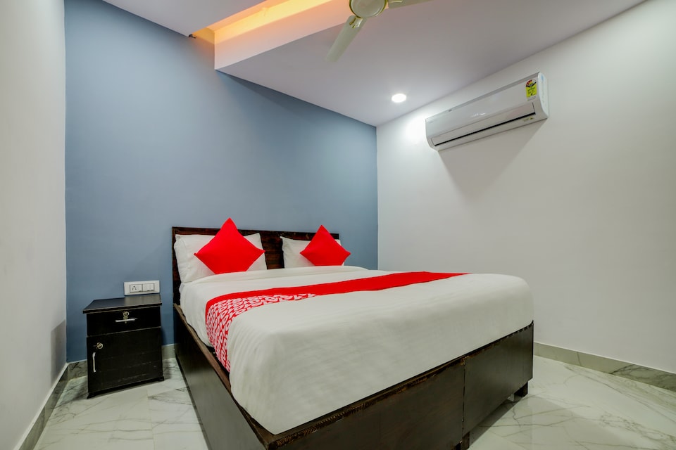 OYO 68069 Metro VIew, Rajouri Garden Delhi, Delhi