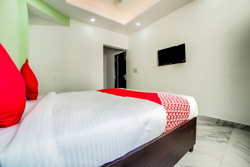 OYO 68069 Metro VIew, Rajouri Garden Delhi, Delhi