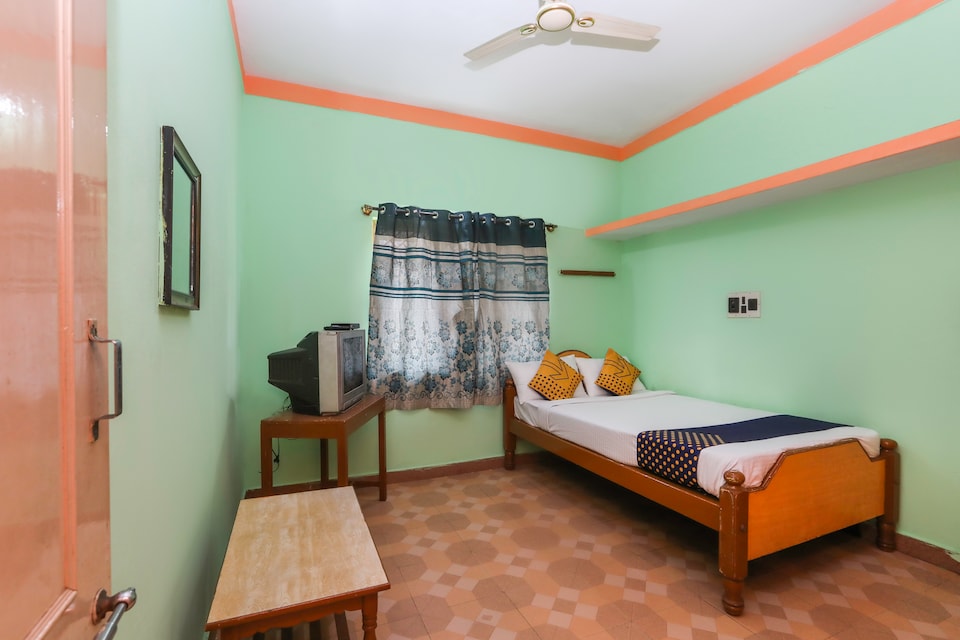 SPOT ON 68104 Gopika Lodge, Mysore Outer, Mysore