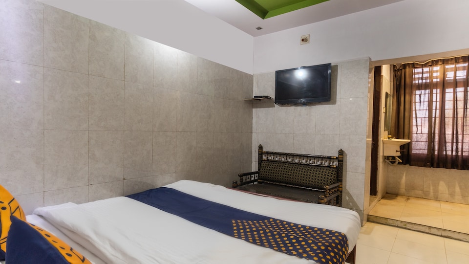 SPOT ON 68109 Hotel Motiwala Swastik Guest House, Petlad Road Nadiad, Nadiad