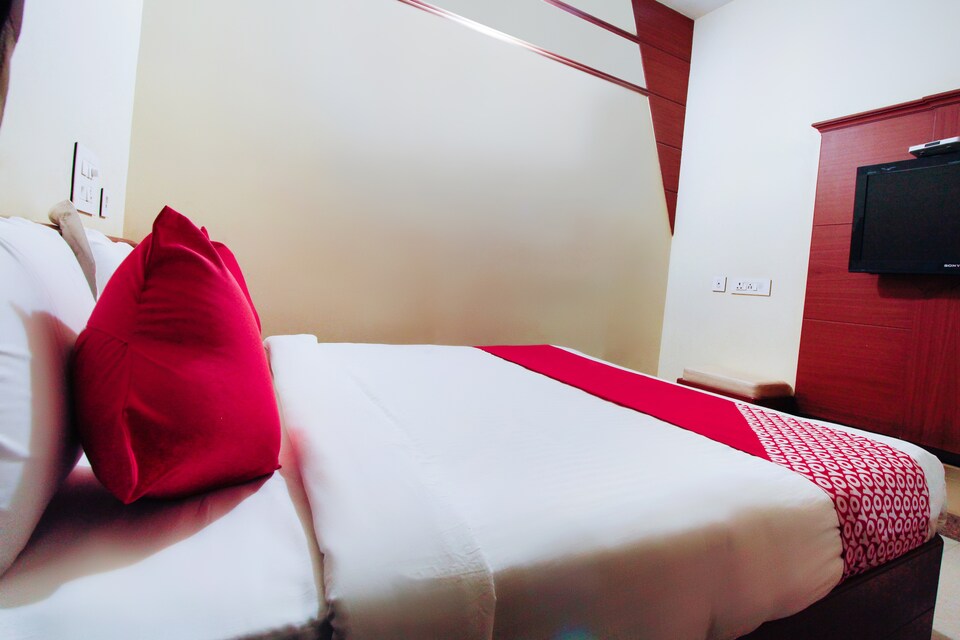 OYO 68117 Vms Grand, Reddipatti Salem, Salem