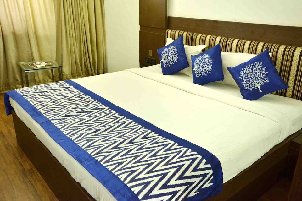 OYO 870 Hotel The Rajshahi Palace, MG Road Indore, Indore