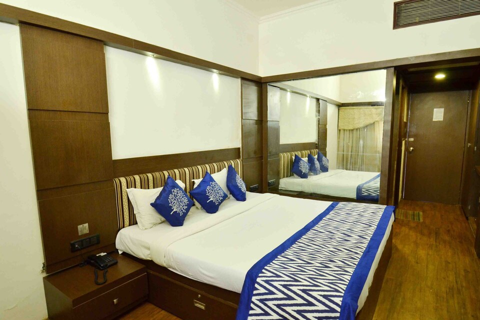 OYO 870 Hotel The Rajshahi Palace, MG Road Indore, Indore