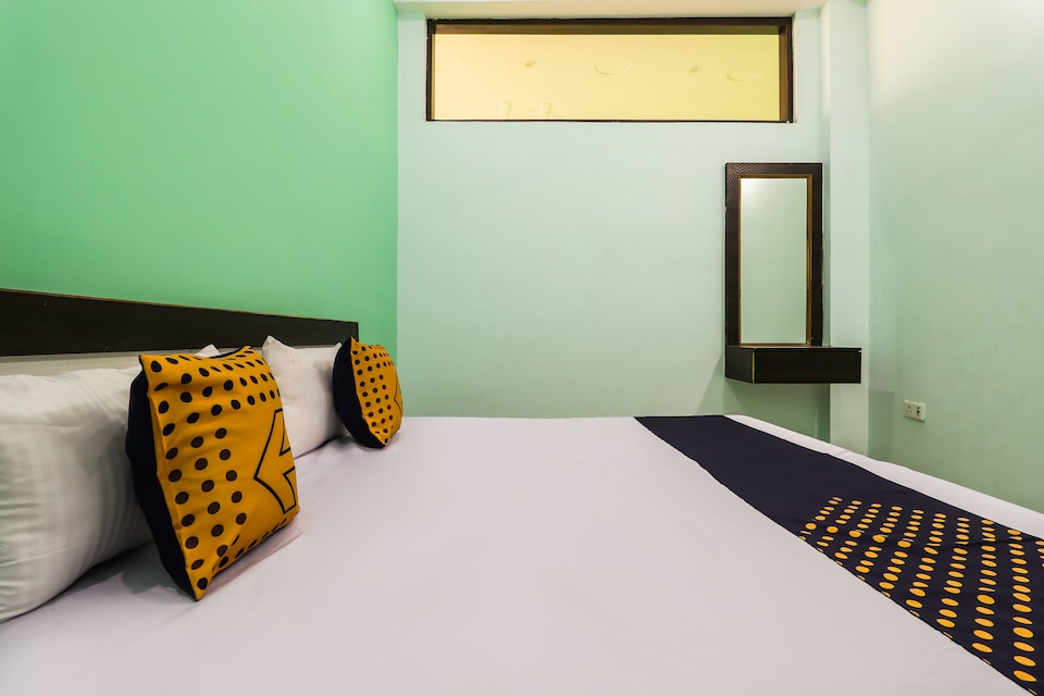 SPOT ON 68198 Vaibhav Lawn, Hardoi, Hardoi