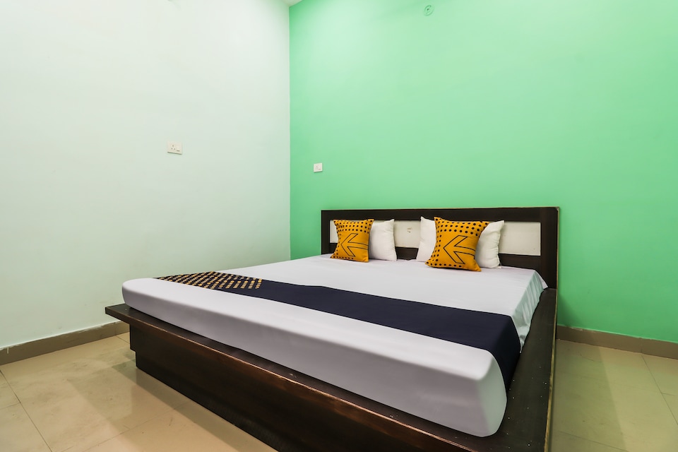 SPOT ON 68198 Vaibhav Lawn, Hardoi, Hardoi