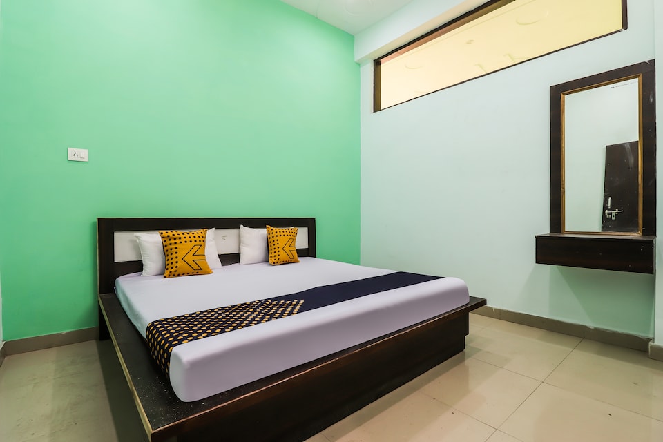 SPOT ON 68198 Vaibhav Lawn, Hardoi, Hardoi