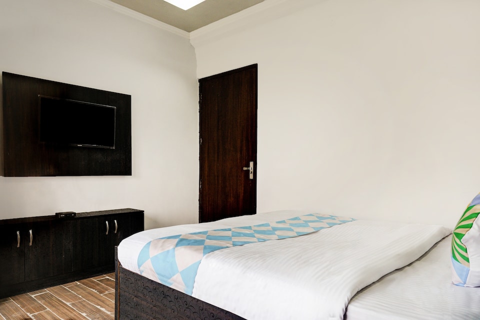 OYO Home 68220 Pleasant Stay Dehradun, Sahastradhara Road, Dehradun