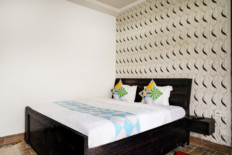 OYO Home 68220 Pleasant Stay Dehradun, Sahastradhara Road, Dehradun