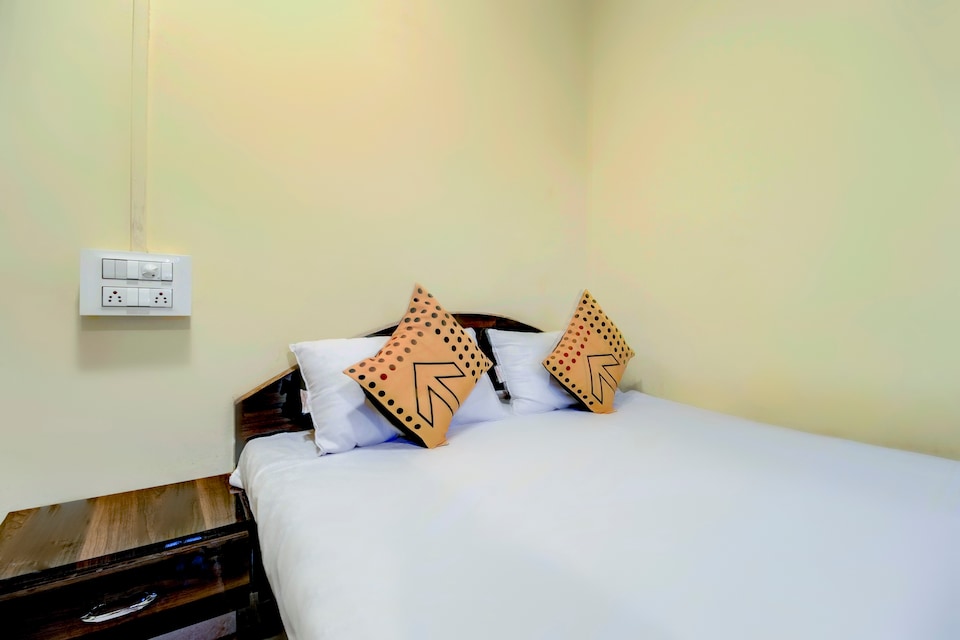 SPOT ON 68232 Captian Vikram Rao More Hall, Mangaon, Mangaon