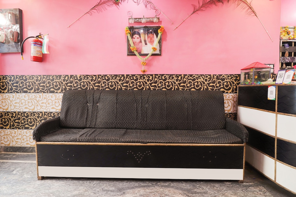 SPOT ON 68238 Asha Palace, Kanpur Railway Station, Kanpur